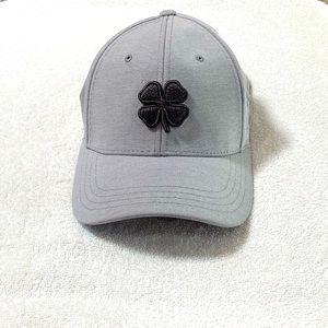 Black Clover🍀 grey hat in L/XL